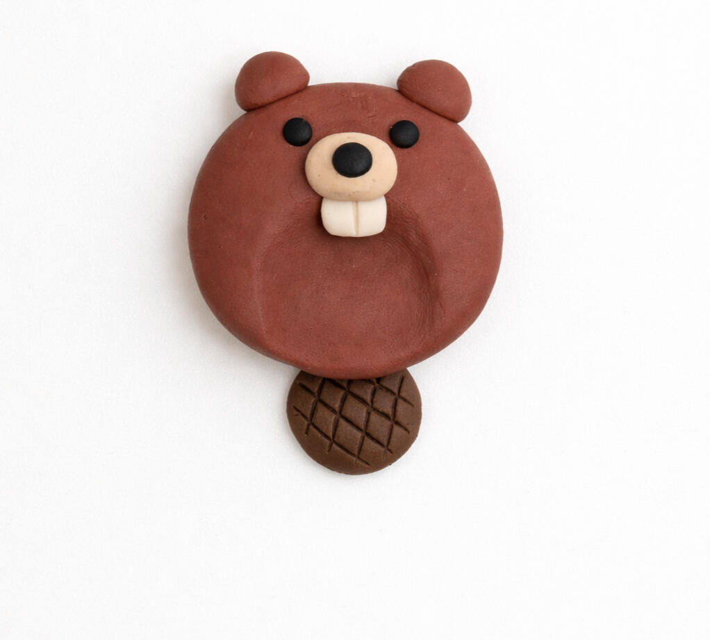 beaver worry stone with beaver tail